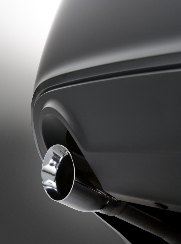 2010 Chevrolet Malibu LTZ Exhaust Tip Picture