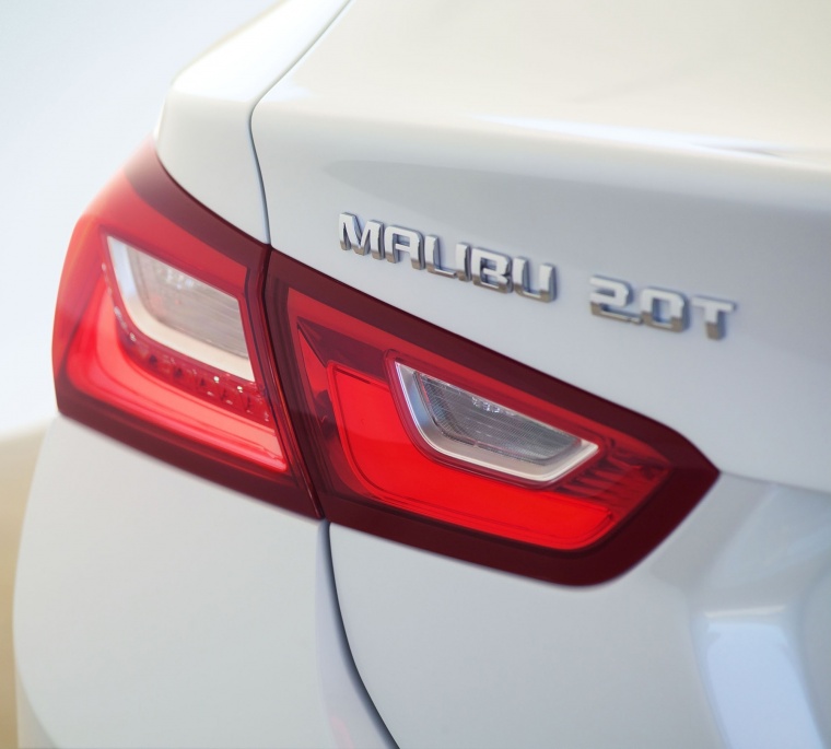 2018 Chevrolet Malibu Premier 2.0T Tail Light Picture