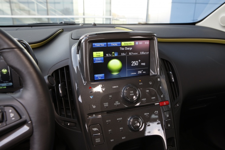 2011 Chevrolet Volt Center Stack Picture