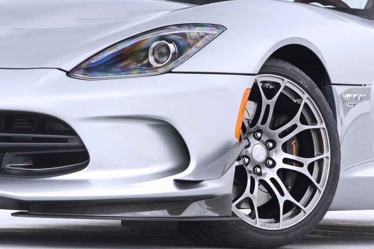 2016 Dodge Viper GTC Headlights Picture