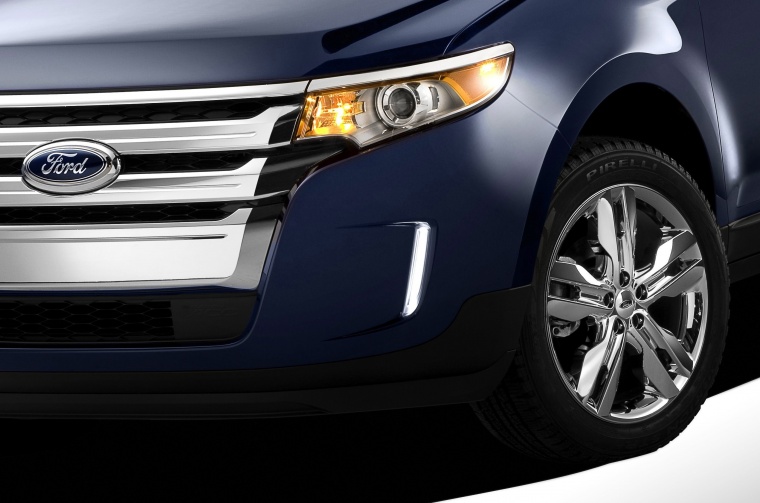 2011 Ford Edge Limited Headlight Picture