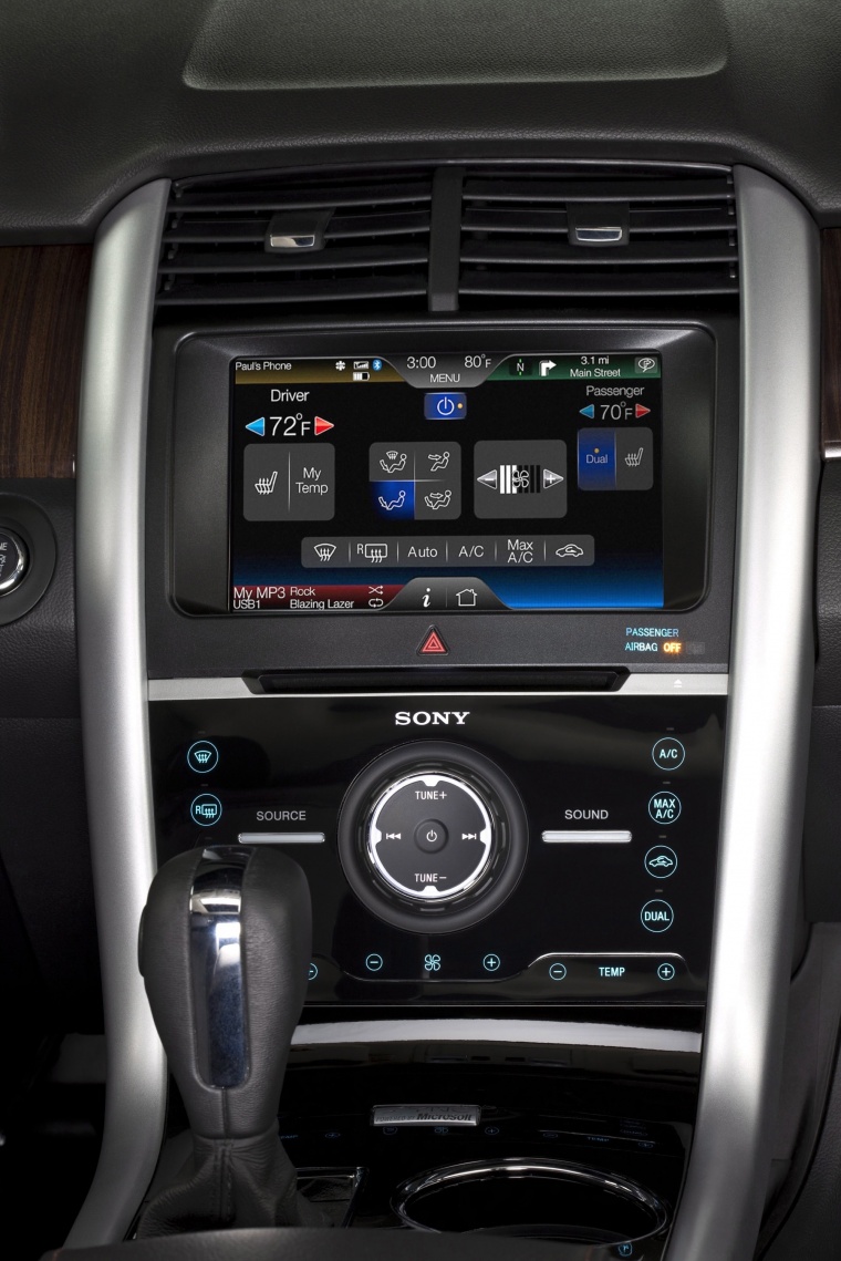 2011 Ford Edge Limited Center Stack Picture