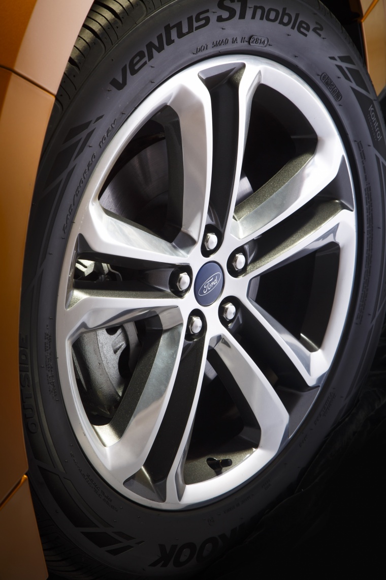 2015 Ford Edge Sport Rim Picture