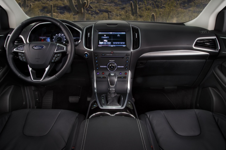 2018 Ford Edge Titanium Cockpit Picture