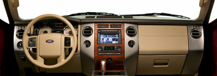 2010 Ford Expedition Cockpit Picture