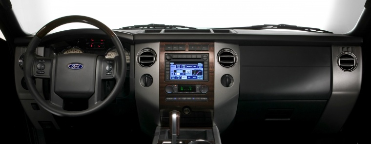 2011 Ford Expedition Cockpit Picture