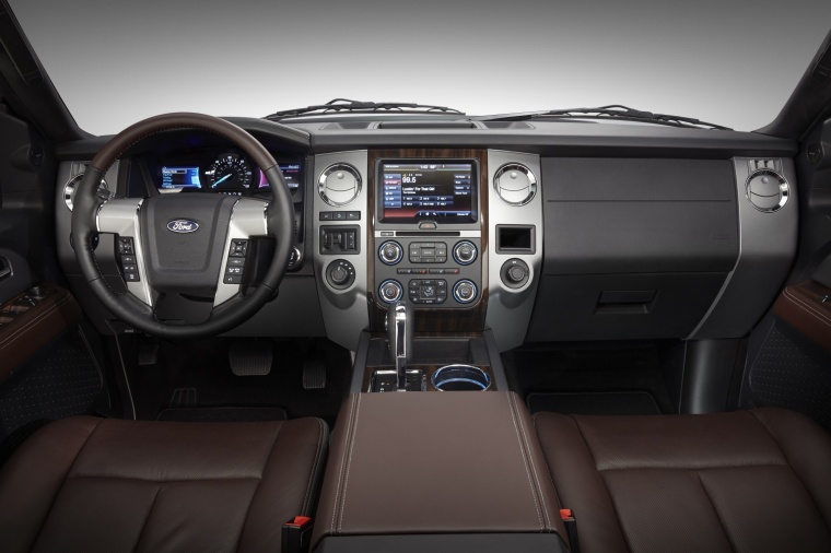 2016 Ford Expedition Platinum Cockpit Picture