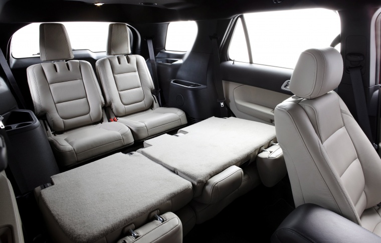 2013 Ford Explorer Limited 4WD Rear Seats Folded Picture