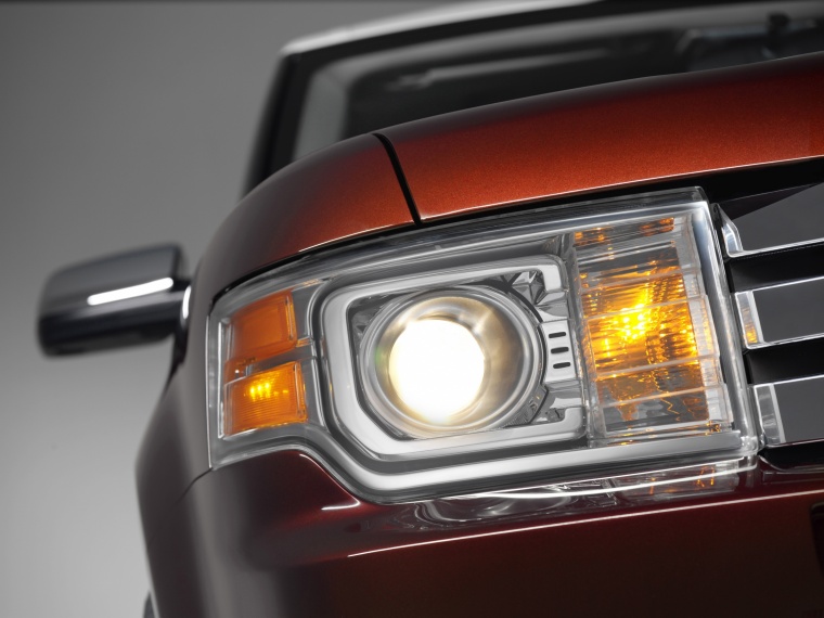 2012 Ford Flex Headlight Picture