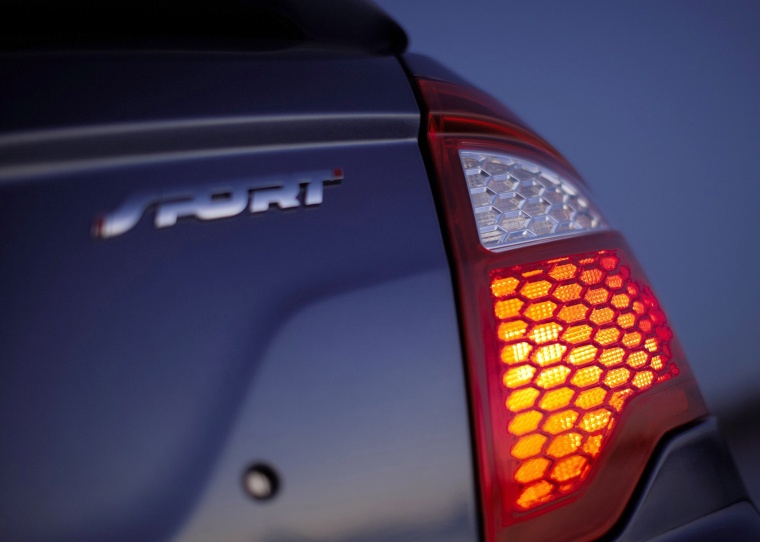 2011 Ford Fusion Sport Tail Light Picture