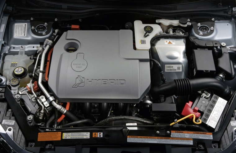 2012 Ford Fusion Hybrid 2.5L 4-cylinder Engine Picture