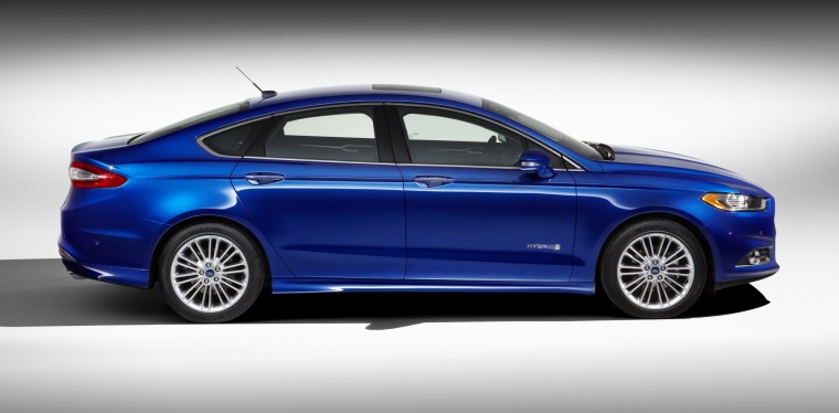 2016 Ford Fusion Hybrid SE Picture