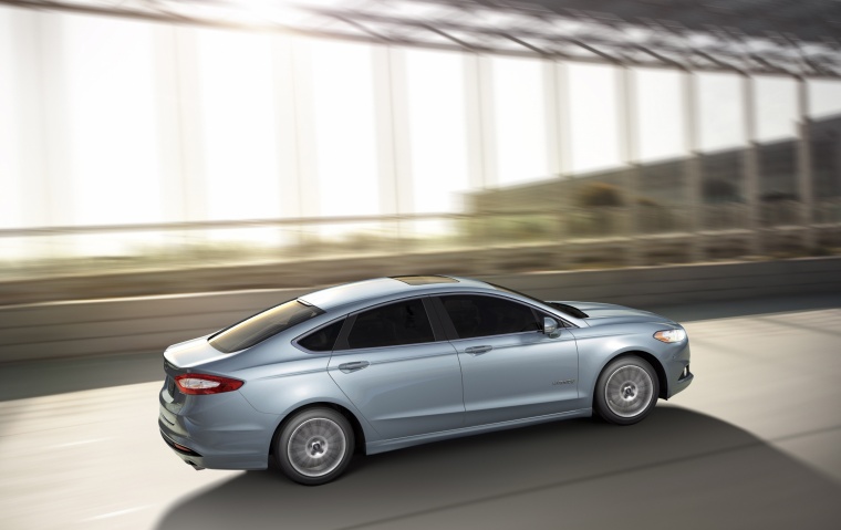 2016 Ford Fusion Hybrid SE Picture