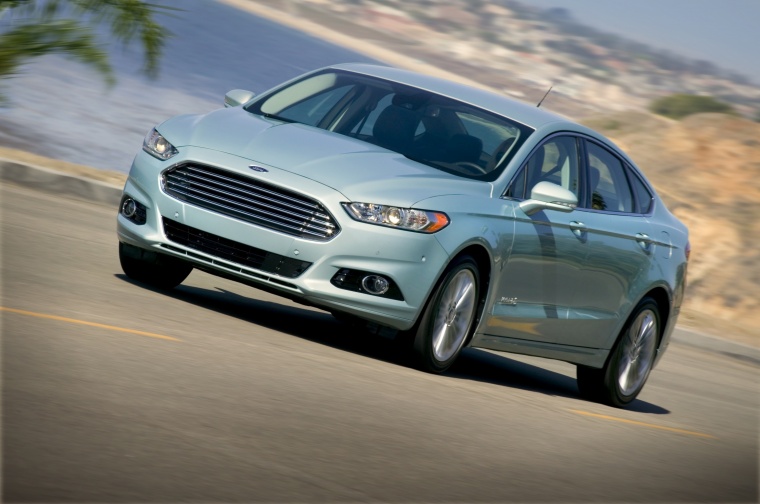 2016 Ford Fusion Hybrid SE Picture