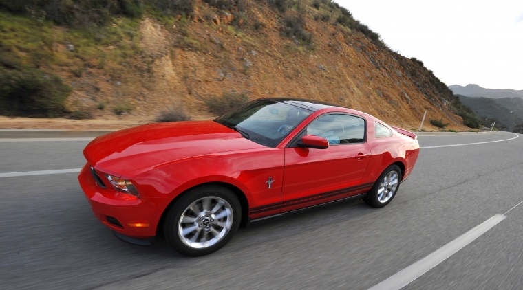 2011 Ford Mustang V6 Coupe Picture