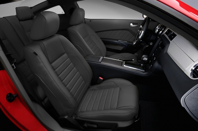 2011 Ford Mustang GT Coupe Front Seats Picture