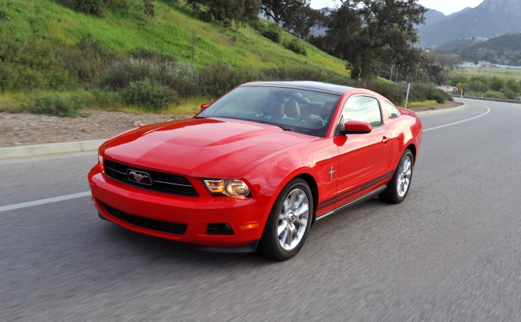 2012 Ford Mustang V6 Coupe Picture