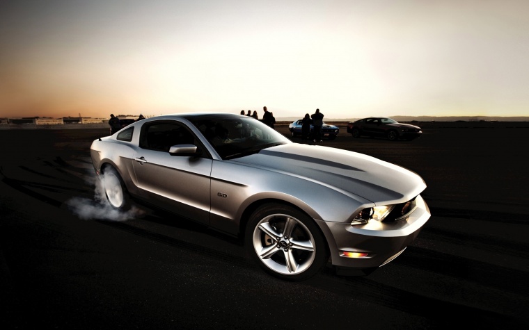 2012 Ford Mustang GT Coupe Picture