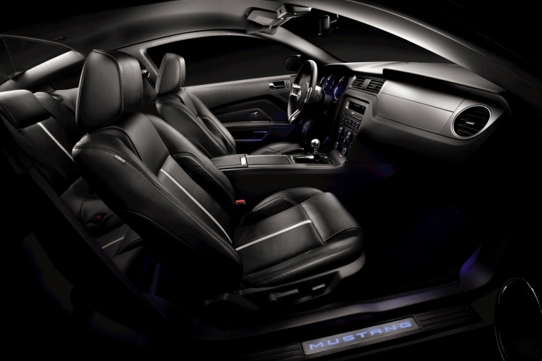 2012 Ford Mustang Front Seats Picture