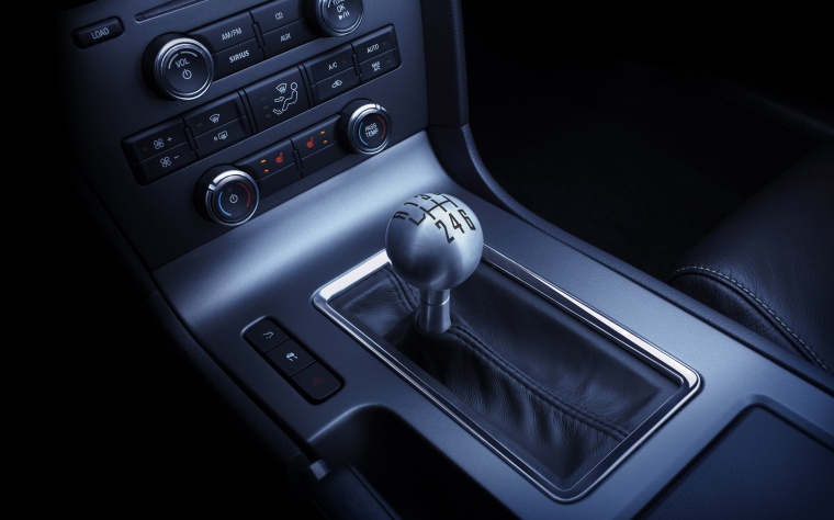 2012 Ford Mustang Gear Lever Picture