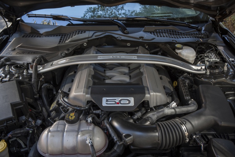 2017 Ford Mustang GT Fastback 5.0-liter V8 Engine Picture