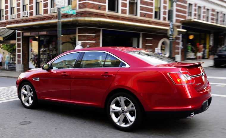 2012 Ford Taurus SHO Picture