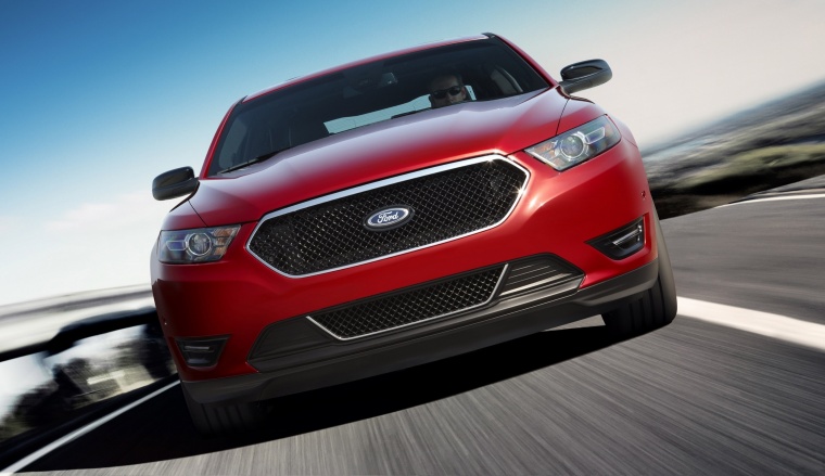 2016 Ford Taurus SHO Sedan Picture