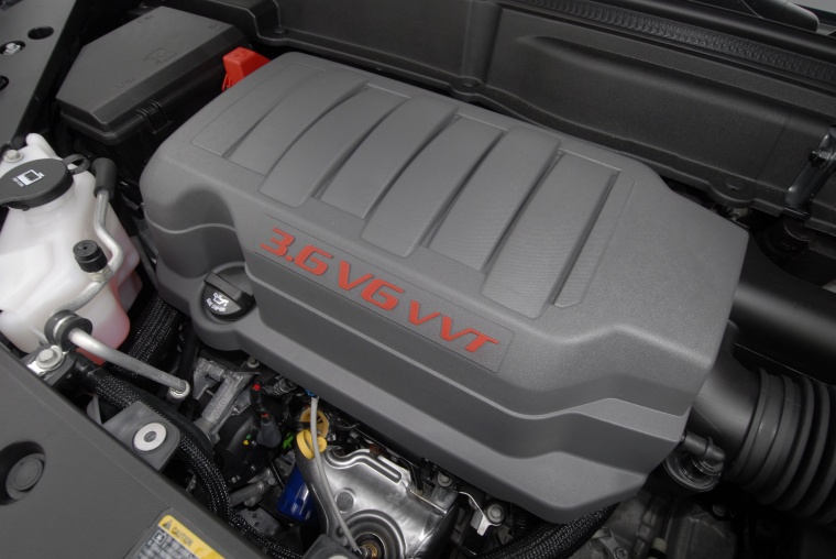 2012 GMC Acadia 3.6-liter V6 Engine Picture