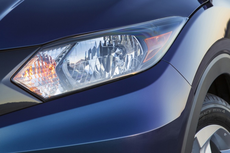 2016 Honda HR-V Headlight Picture