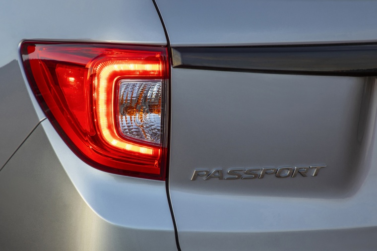 2019 Honda Passport Elite AWD Tail Light Picture