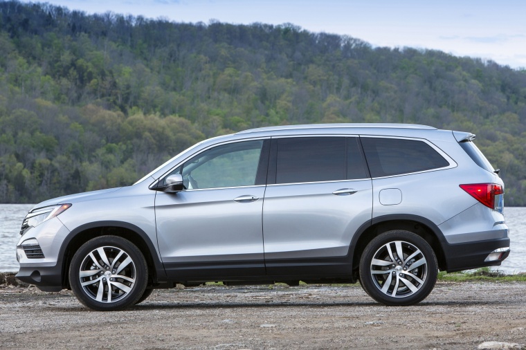 2018 Honda Pilot AWD Picture