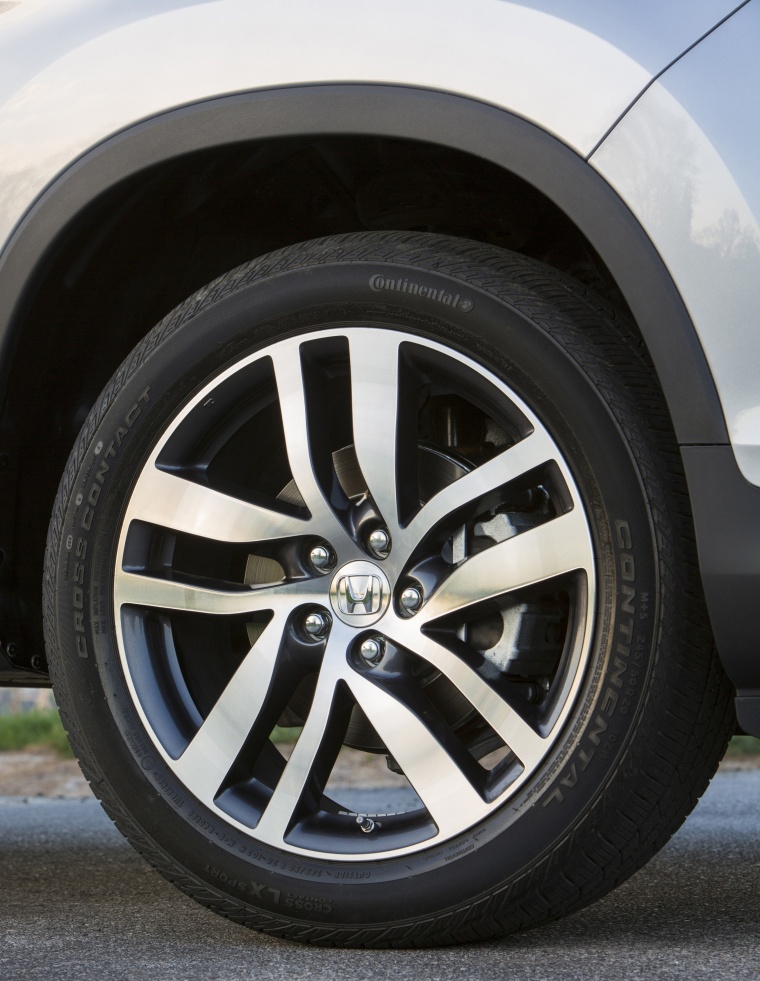 2018 Honda Pilot AWD Rim Picture