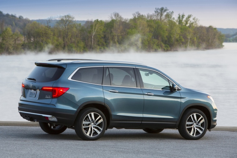 2018 Honda Pilot AWD Picture