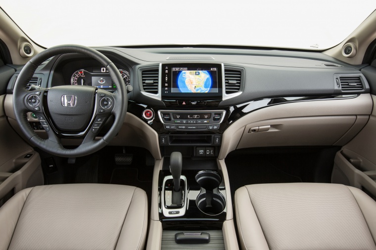 2019 Honda Ridgeline AWD Cockpit Picture