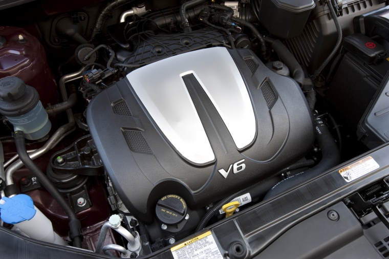 2011 Hyundai Santa Fe 3.5-liter V6 Engine Picture