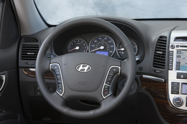 2011 Hyundai Santa Fe Cockpit Picture