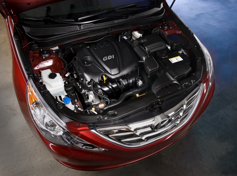 2011 Hyundai Sonata 2.4-liter 4-cylinder Engine Picture