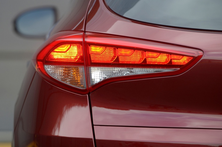 2018 Hyundai Tucson Limited 1.6T AWD Tail Light Picture