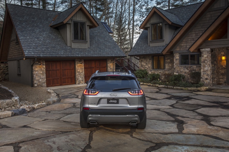 2020 Jeep Cherokee Limited 4WD Picture