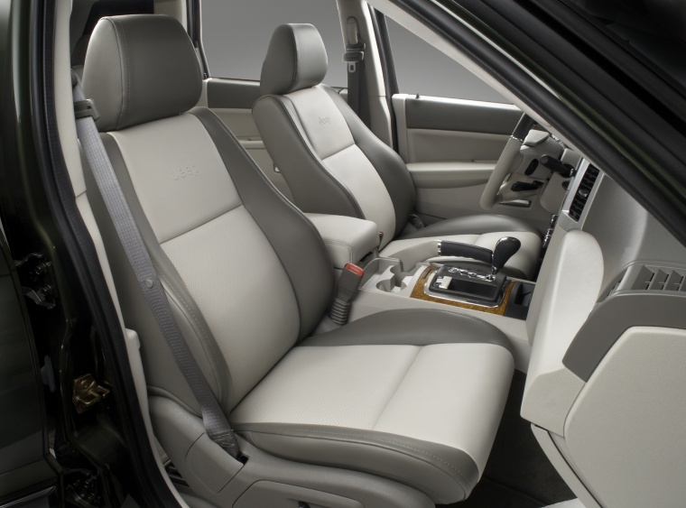 2010 Jeep Grand Cherokee Front Seats Picture