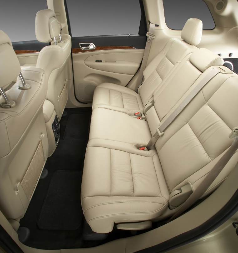 2011 Jeep Grand Cherokee Rear Seats Picture