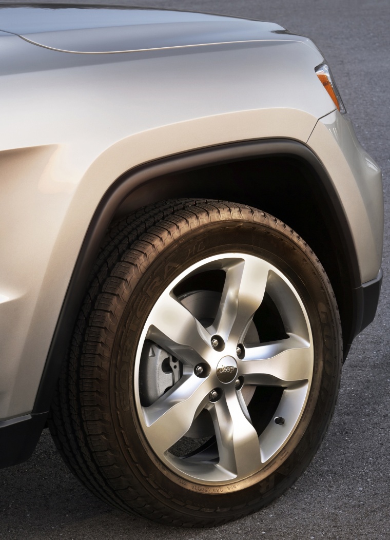 2011 Jeep Grand Cherokee Rim Picture