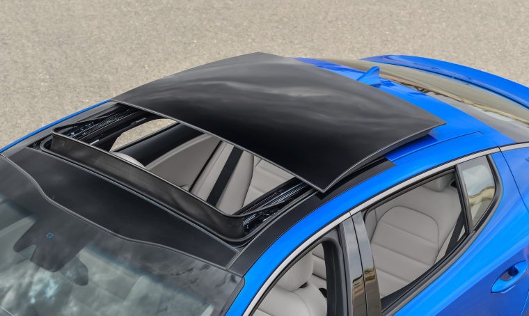 2018 Kia Stinger GT Moonroof Picture