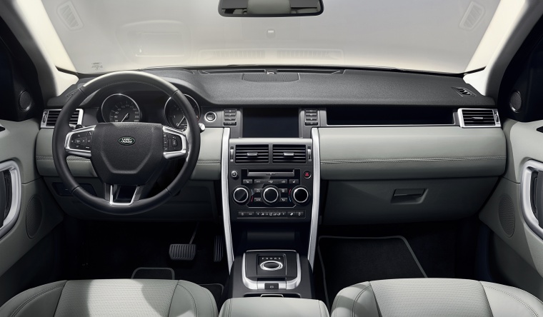 2015 Land Rover Discovery Sport HSE Luxury Cockpit Picture