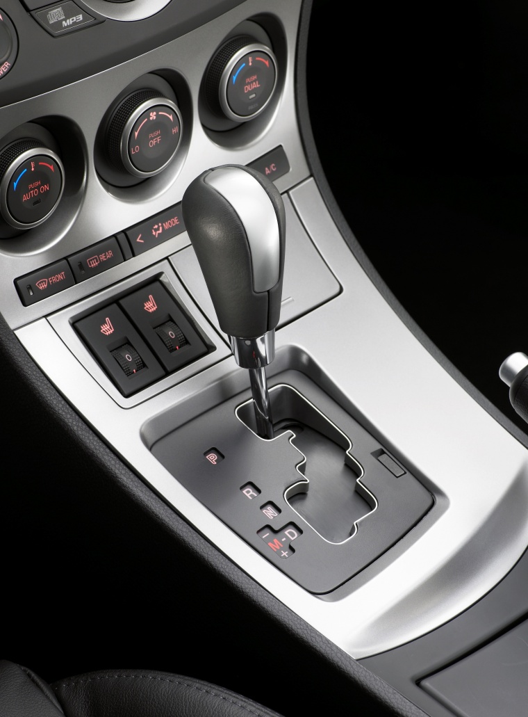 2010 Mazda 3s Sedan Gear Lever Picture