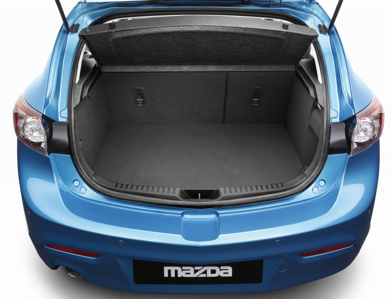 2010 Mazda 3s Hatchback Trunk Picture