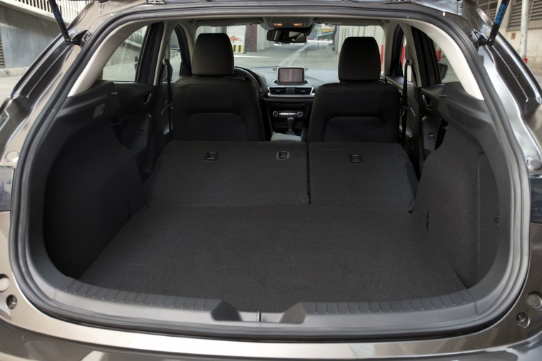 2014 Mazda Mazda3 Hatchback Trunk Picture