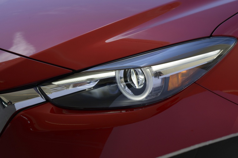 2018 Mazda Mazda3 Grand Touring 5-Door Hatchback Headlight Picture