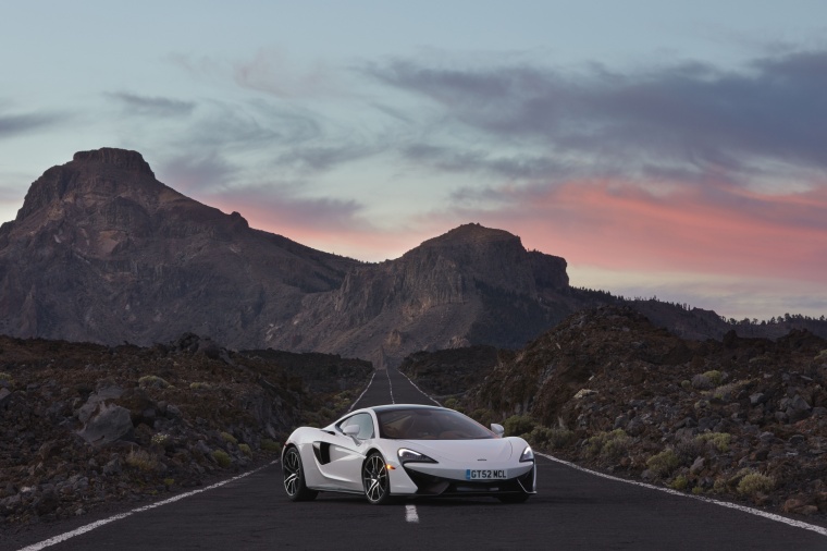 2017 McLaren 570GT Coupe Picture