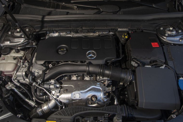 2020 Mercedes-Benz GLB 250 4MATIC 2.0-liter 4-cylinder turbocharged Engine Picture